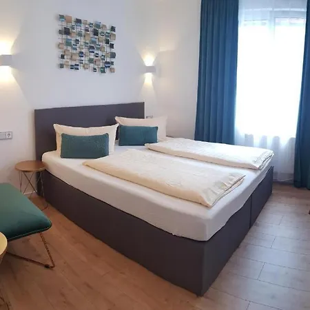 - Center Πανσιόν 3*
